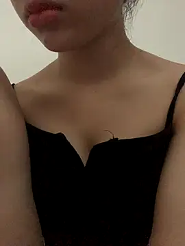 Nguyenha11 online show from 10-06-25, 08:26