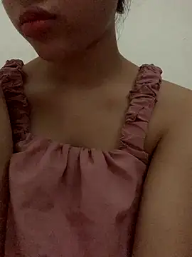 Nguyenha11 online show from 10-07-25, 08:04