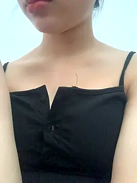 Nguyenha11 online show from 09-20-25, 06:29