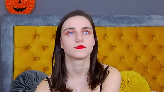 Jessica White  online show from 11-25-25, 04:13