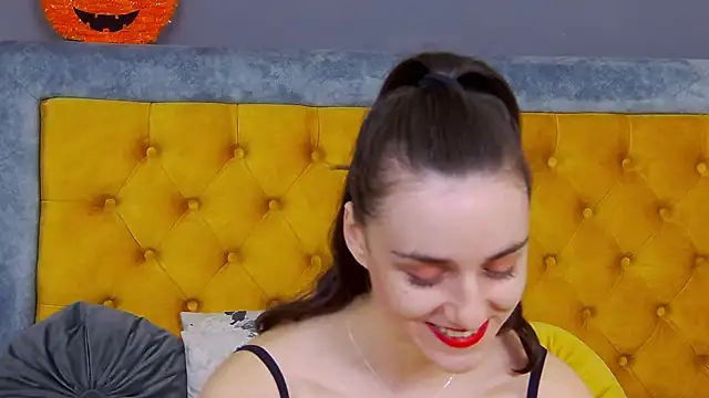 Jessica White  online show from 11-14-25, 05:00