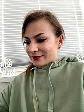 Snapshot of IsabellaEtha chatting on 09-29-25, 10:44 IsabellaEtha online show from 09-29-25, 10:44