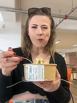 Snapshot of IsabellaEtha chatting on 02-20-26, 11:56 IsabellaEtha online show from 02-20-26, 11:56