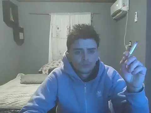 Snapshot of Rodrigo99_9 chatting on 05-28-26, 03:14 Rodrigo99 9 online show from 05-28-26, 03:14