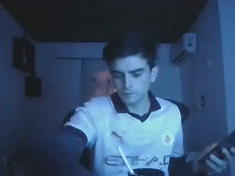 Snapshot of Rodrigo99_9 chatting on 05-20-26, 02:03 Rodrigo99 9 online show from 05-20-26, 02:03