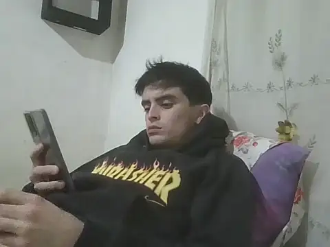 Snapshot of Rodrigo99_9 chatting on 05-14-26, 01:02 Rodrigo99 9 online show from 05-14-26, 01:02