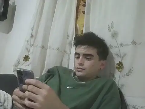 Snapshot of Rodrigo99_9 chatting on 04-23-26, 05:14 Rodrigo99 9 online show from 04-23-26, 05:14