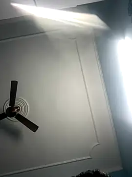 Snapshot of johnyncr chatting on 11-24-25, 06:57 johnyncr online show from 11-24-25, 06:57