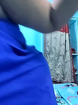 Snapshot of sutari84 chatting on 09-26-25, 05:31 sutari84 online show from 09-26-25, 05:31