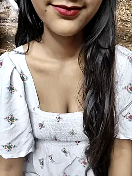 Indian-Aleena online show from 10-22-25, 03:33