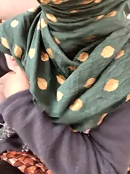 Snapshot of Indian-Aleena chatting on 02-09-26, 06:11 Indian-Aleena online show from 02-09-26, 06:11