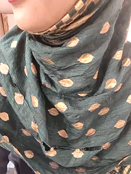 Snapshot of Indian-Aleena chatting on 02-14-26, 06:02 Indian-Aleena online show from 02-14-26, 06:02