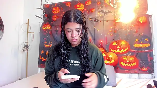 Ivy nt online show from 11-01-25, 01:05