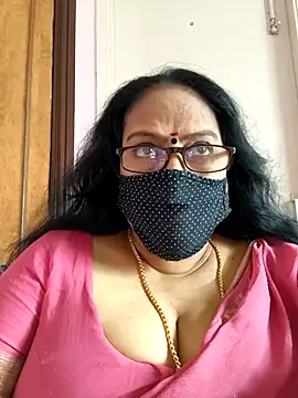 Snapshot of heera-rani chatting on 09-20-25, 05:23 heera-rani online show from 09-20-25, 05:23