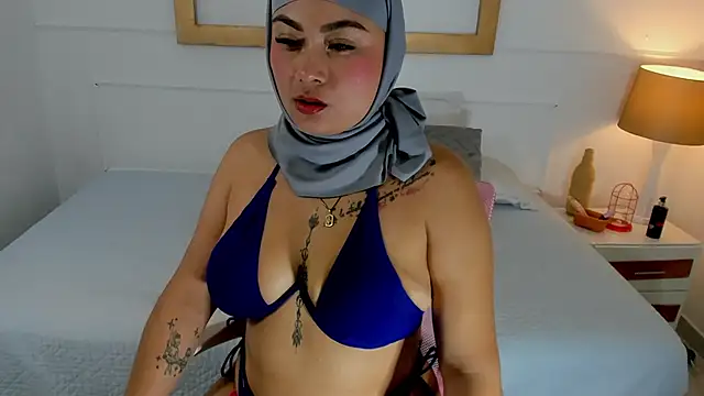 azaharaaa  online show from 10-30-25, 11:41