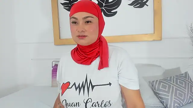 azaharaaa  online show from 10-25-25, 11:42