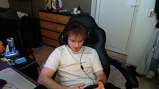 Snapshot of Rudi2007Eye chatting on 03-01-26, 07:03 Rudi2007Eye online show from 03-01-26, 07:03