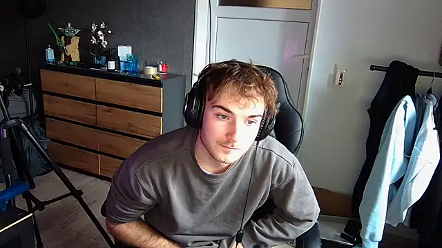 Snapshot of Rudi2007Eye chatting on 02-11-26, 02:28 Rudi2007Eye online show from 02-11-26, 02:28