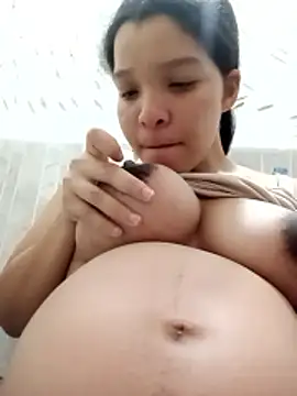 VictoriDior online show from 11-28-25, 09:04