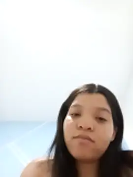 VictoriDior online show from 12-19-25, 11:01