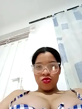 VictoriDior online show from 09-18-25, 02:47