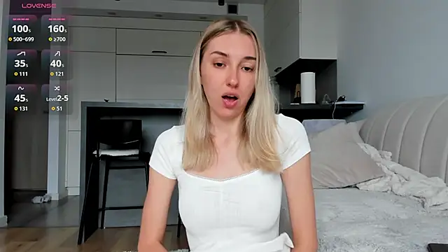 Sunny Rina  online show from 06-20-26, 07:02