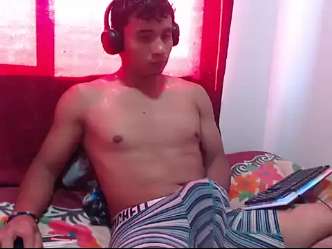 Snapshot of _Duvan_123 chatting on 12-17-25, 02:44 Duvan 123 online show from 12-17-25, 02:44