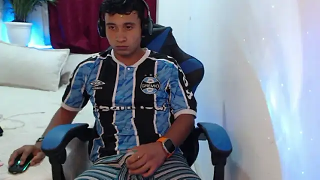 Snapshot of _Duvan_123 chatting on 01-15-26, 01:20 Duvan 123 online show from 01-15-26, 01:20