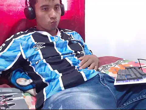 Snapshot of _Duvan_123 chatting on 12-18-25, 06:45 Duvan 123 online show from 12-18-25, 06:45