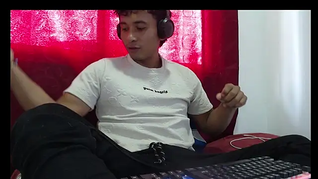 Snapshot of _Duvan_123 chatting on 12-22-25, 07:03 Duvan 123 online show from 12-22-25, 07:03