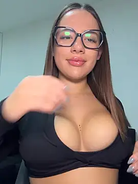 AlessiaaRuso1 online show from 06-12-26, 03:59
