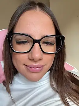 AlessiaaRuso1 online show from 04-27-26, 04:05