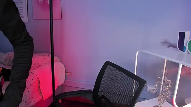 Hannahpage online show from 03-02-26, 12:12