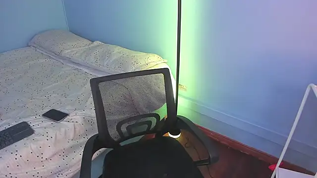 Hannahpage online show from 03-11-26, 12:21