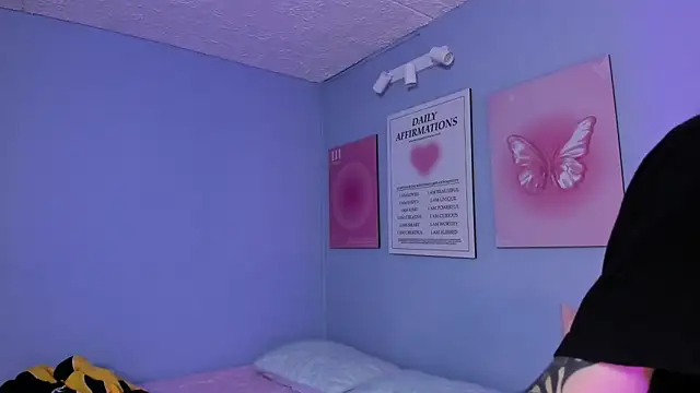 Hannahpage online show from 03-30-26, 12:50