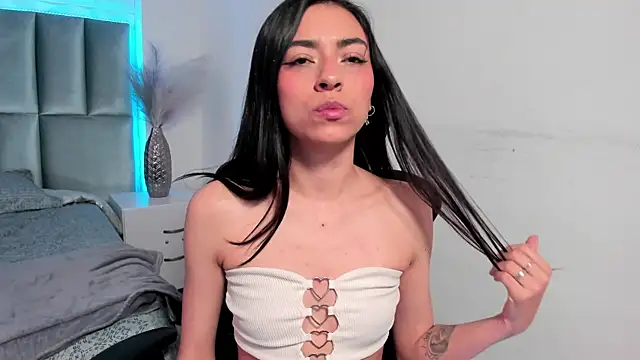 Snapshot of canelleGarces chatting on 09-25-25, 12:33 canelleGarces online show from 09-25-25, 12:33