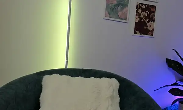 canelleGarces online show from 12-22-25, 02:22