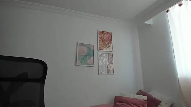 canelleGarces online show from 06-01-26, 01:22