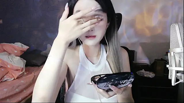 twlilybae online show from 06-28-26, 08:09