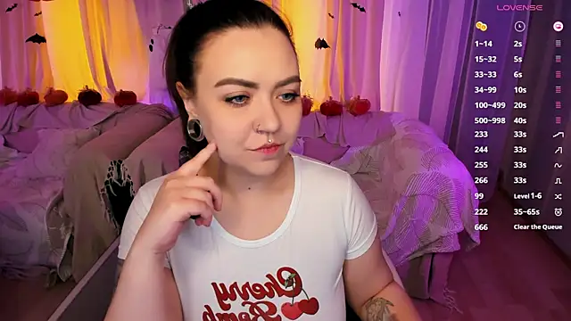 ashton heidii online show from 10-28-25, 10:52