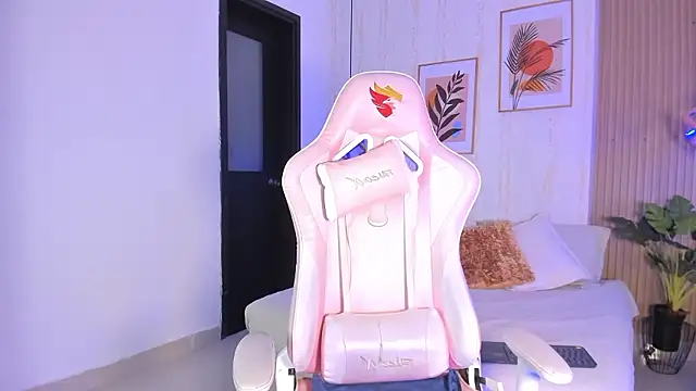 Ayleen Dunkan online show from 01-15-26, 01:25