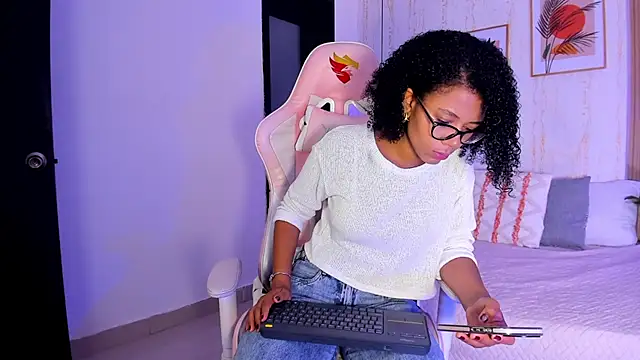 Ayleen Dunkan online show from 11-02-25, 12:43