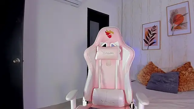 Ayleen Dunkan online show from 11-30-25, 01:01