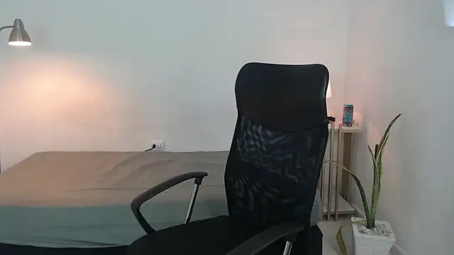 crow black00 online show from 09-13-25, 03:23