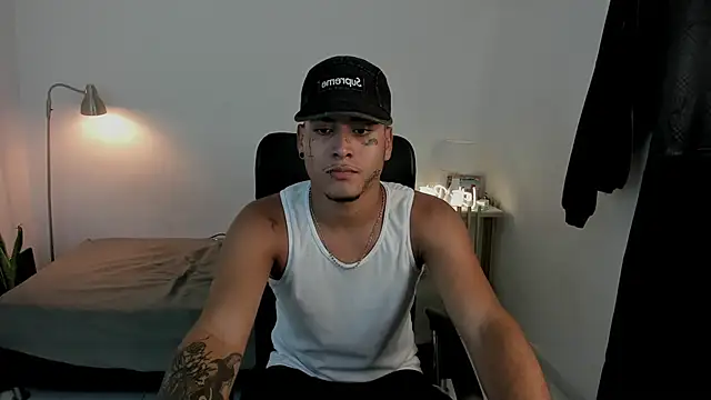 crow black00 online show from 10-05-25, 09:38