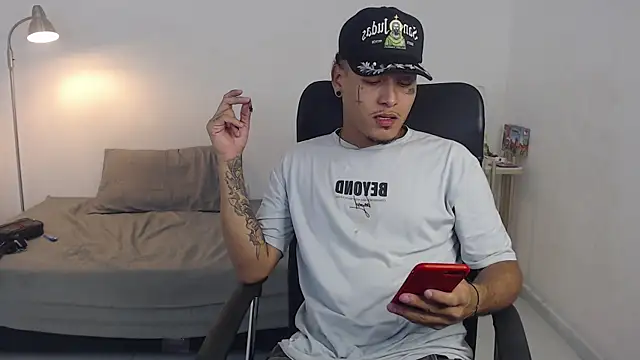 crow black00 online show from 09-24-25, 04:08