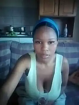 Seductive Yellow Titties online show from 09-10-25, 01:43