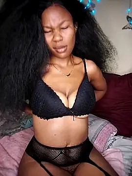 Seductive Yellow Titties online show from 02-24-26, 07:20