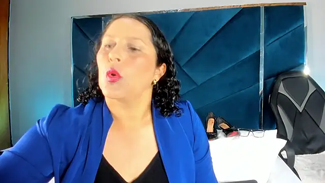 KikaDuque online show from 10-23-25, 07:23