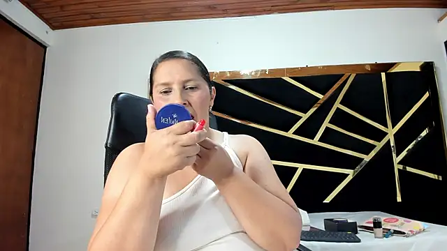 KikaDuque online show from 04-05-26, 06:58